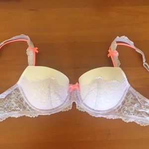 NWOT VS Dream Angels limited ed. color bra